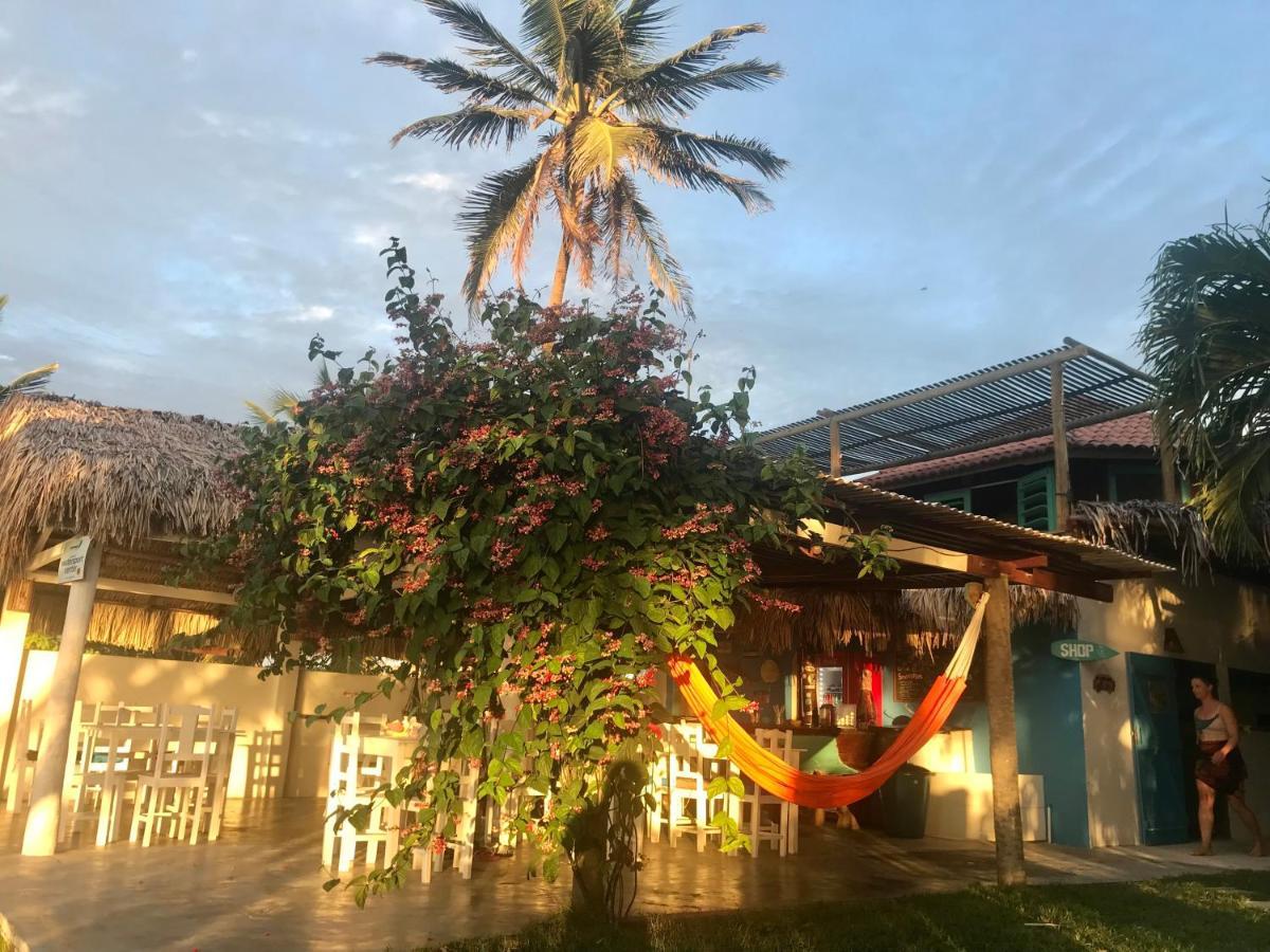 The Spot - Beachfront Sports Pousada إيكاري المظهر الخارجي الصورة